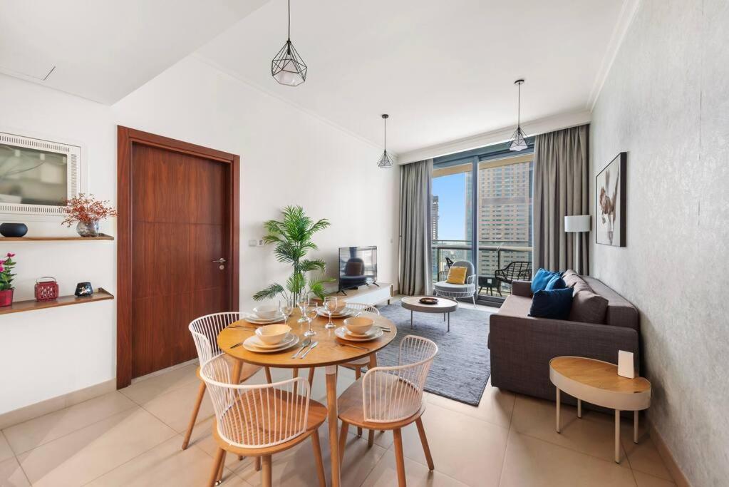 Brand New 1 Bedroom Apartment In First Class Location