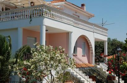 Private Home Sales Drop 27% In October